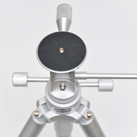 3 way panhead is operated by three independent knobs